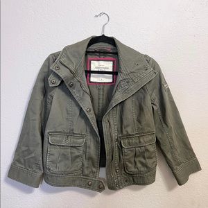 Abercrombie & Fitch | Utility Cargo Army Cropped Outerwear Jacket